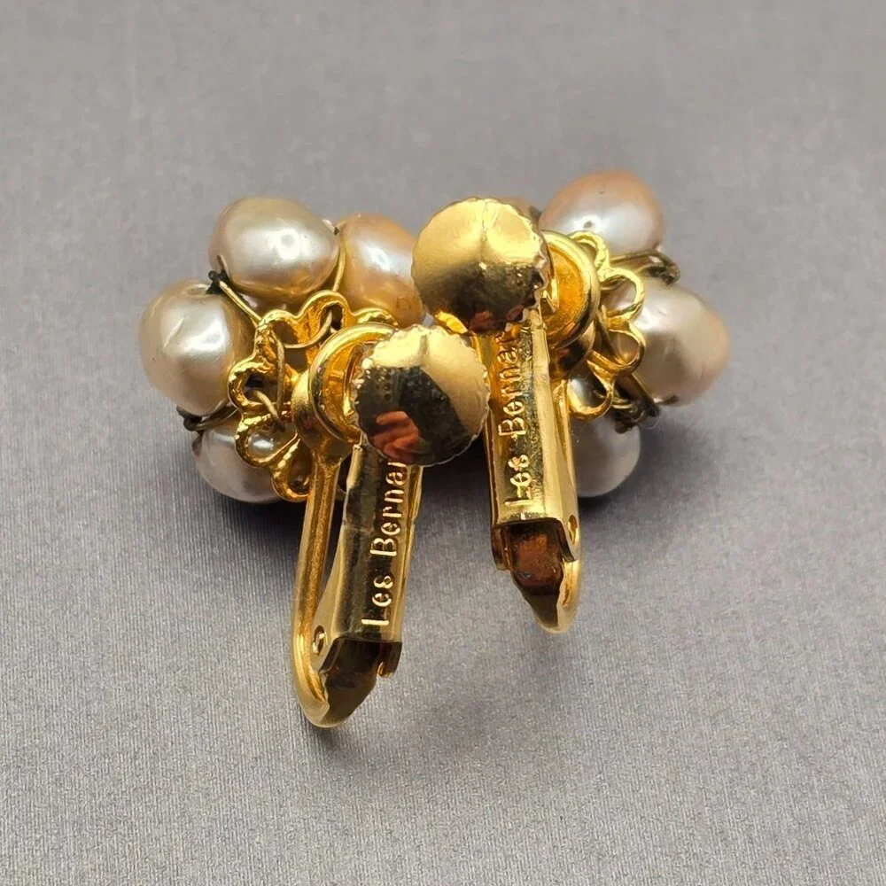 VTG Les Bernard Gold-Tone Screw Back Earrings Clustered Faux Pearls Signed - Picture 5 of 10